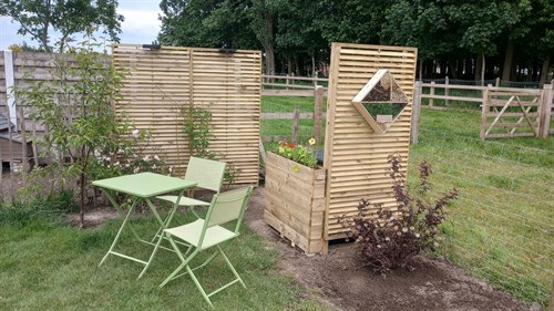 Ecran de jardin 3 — DobbitTVF.be 20:52